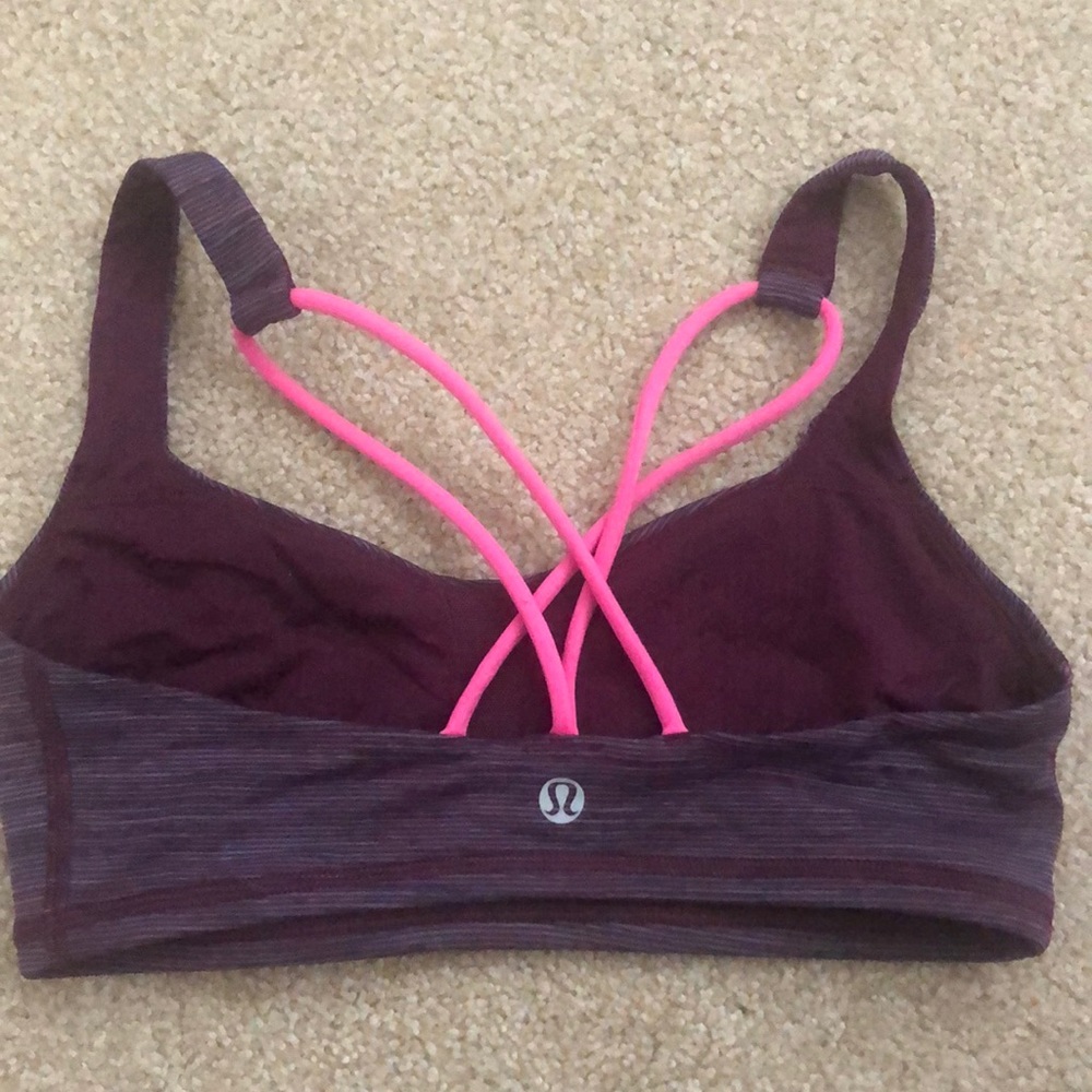 Lululemon sports bra
